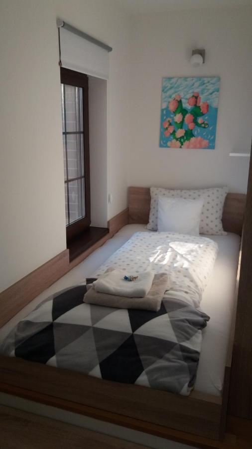 Apartment Single