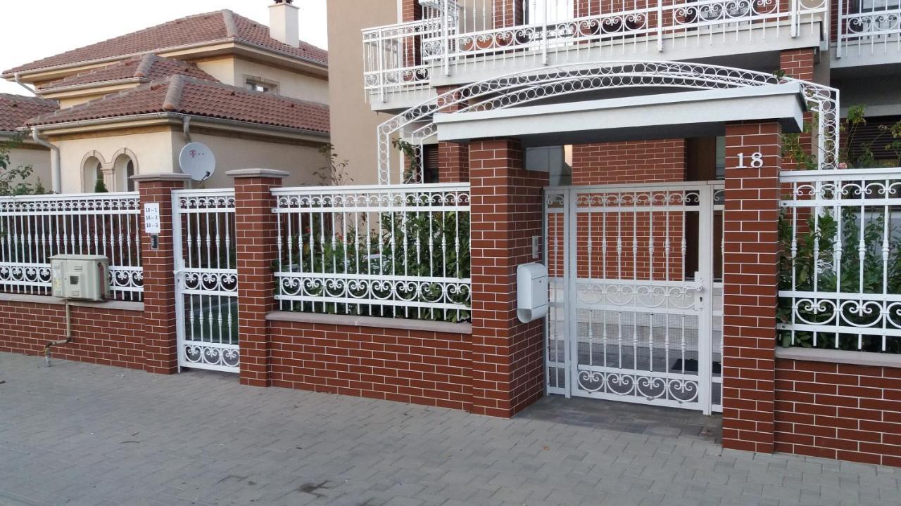 Apartment Single *